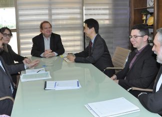 Mauro Carlesse discute andamento de obras do PDRIS com executivos do Banco Mundial