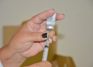Postos de vacinação estarão abertos neste sábado 30
