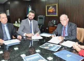 Executivo e Judiciário assinam convênio para implantação do sistema de videoconferência no sistema prisional