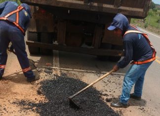 Governo realiza serviço de tapa-buracos no trecho da TO-342 entre Miracema e Miranorte