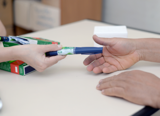 Centros de Saúde da Comunidade distribuem canetas aplicadoras de insulina