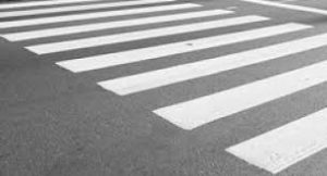 Idosa de 80 anos fica ferida ao ser atropelada enquanto atravessava avenida em Araguaína