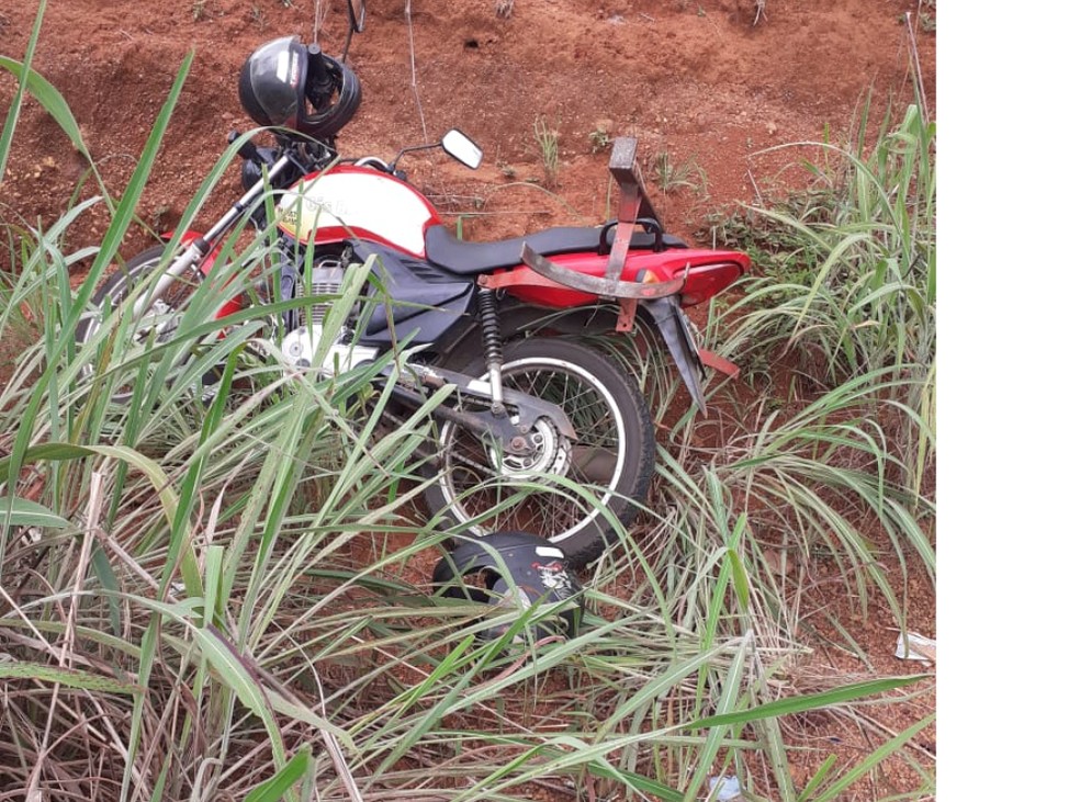 Moto furtada foi recuperada na ação — Foto: Divulgação/4ª CIPM