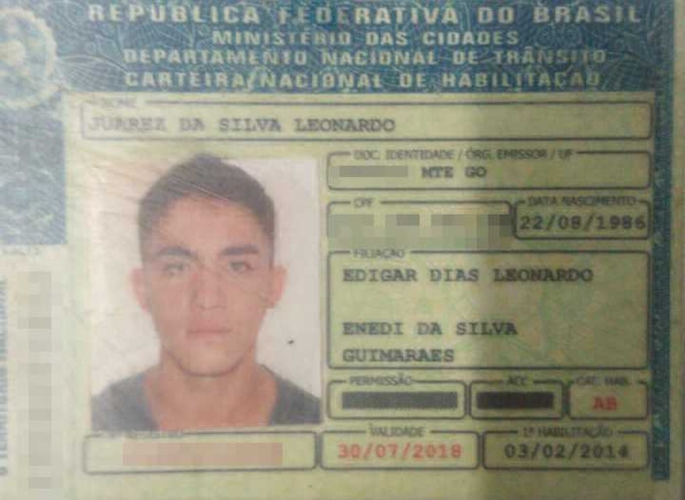 CHN falsificada encontrada com o jovem — Foto: Reprodução