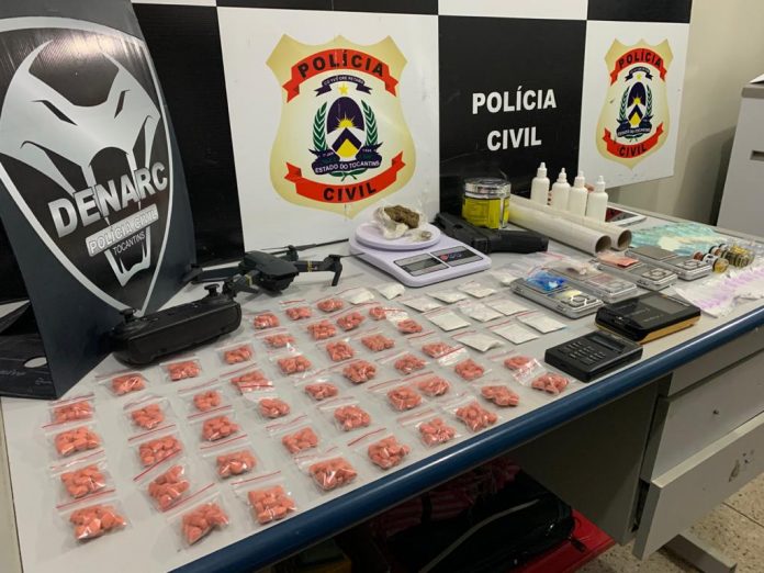 Comprimidos-de-ectasy-cocaC3ADna-e-balanC3A7a-de-precisC3A3o-foram-apreendidos