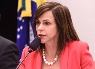 Dorinha articula e professores não terão salários congelados até 2021
