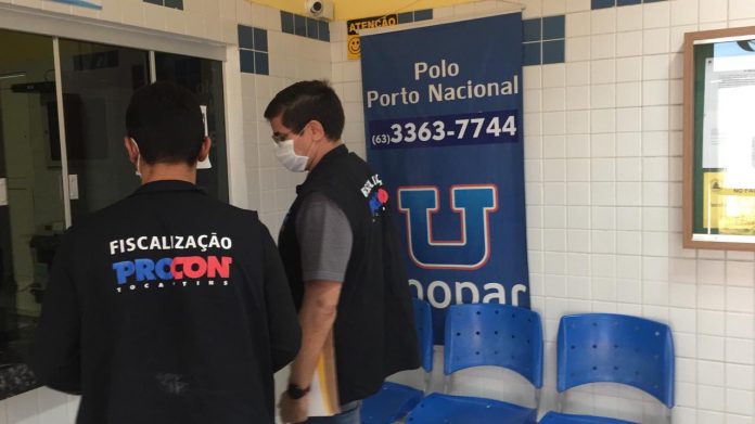 Escolas e faculdades são notificadas para que cumpram a lei de redução nas mensalidades