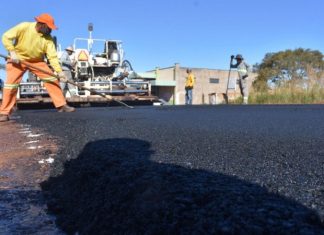 Adriano Rabelo assina novos contratos de pavimentação asfáltica para Colinas