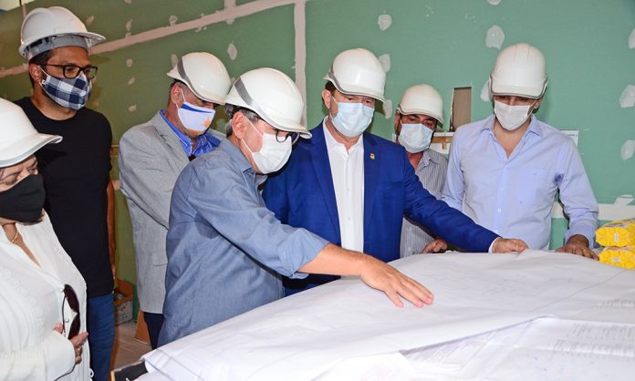 Governador Mauro Carlesse libera recursos para hospital municipal de Araguaína