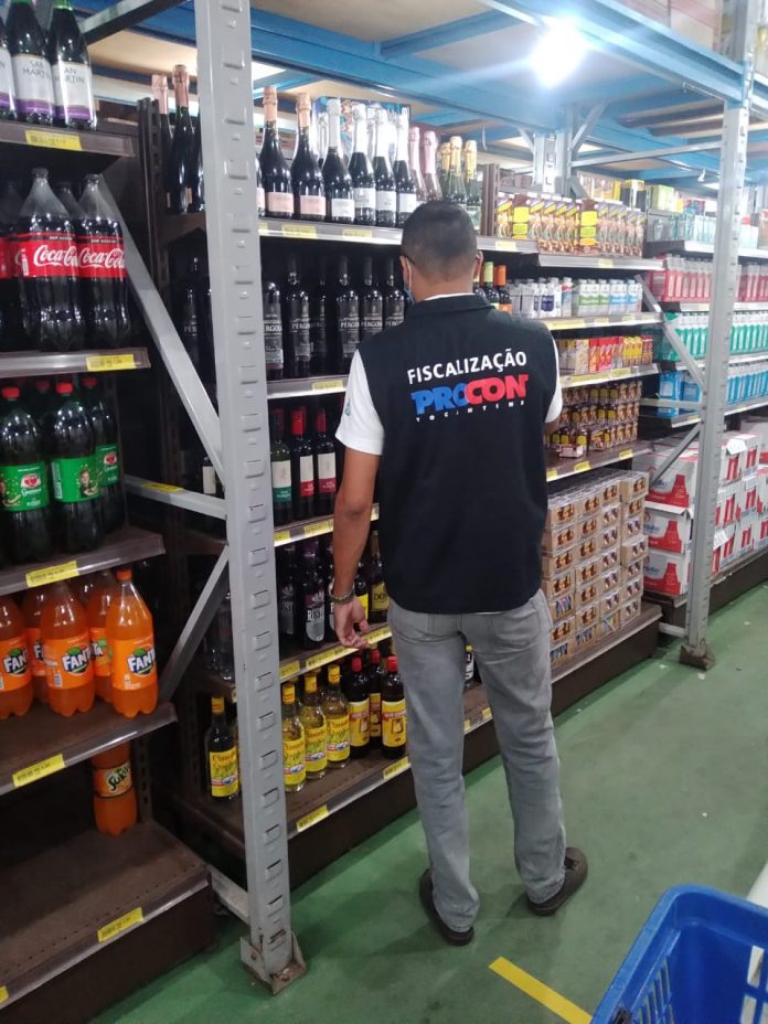 Procon Tocantins realiza operação “CDC na Prática” e apreende mais de 2.100 produtos vencidos