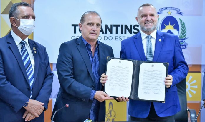 Governador Mauro Carlesse e ministro Onyx Lorenzoni assinam convênio de R$ 7,9 milhões para ampliar o Programa de Aquisição de Alimentos
