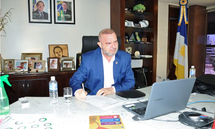 Governador Carlesse assina decreto que estabelece critérios para trabalhadores da área cultural terem acesso à Lei Aldir Blanc no Tocantins