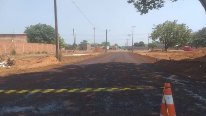 Pavimentação chega a T-20 e T-32 no Jardim Taquari e interdita algumas vias; moradores devem ficar alertas