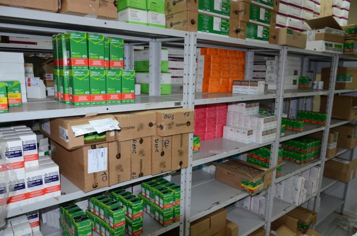Saúde notifica laboratórios devido dificuldades para compra de medicamentos