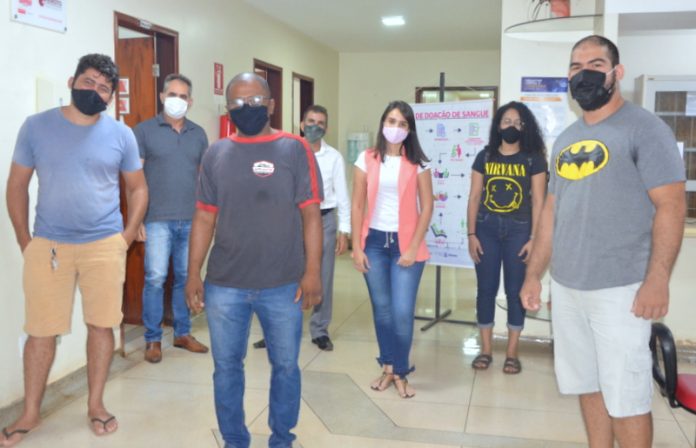 Grupo de familiares e amigos doam sangue e reforça estoque da Hemorrede Tocantins