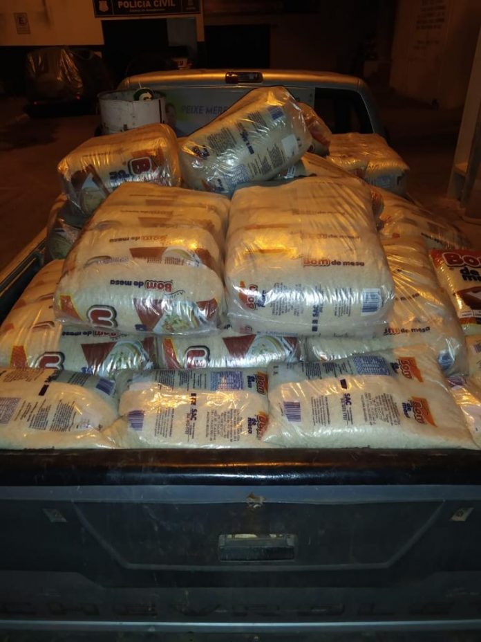 Parte de carga de arroz roubada em Gurupi é recuperada pela Polícia Civil em Peixe