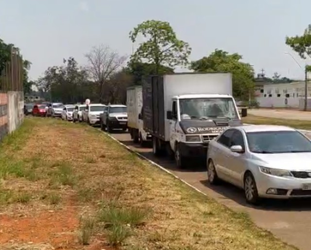 Profissionais da área de eventos fazem carreata pedindo reabertura em Palmas