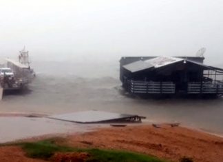 Famosa boate Titanic é arrastada por tempestade e bate em balsa ancorada em Xambioá