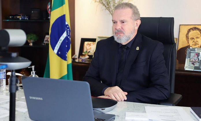 Governador Carlesse decreta ponto facultativo no dia 1º de abril e prorroga trabalho remoto e Força Tarefa por mais 15 dias