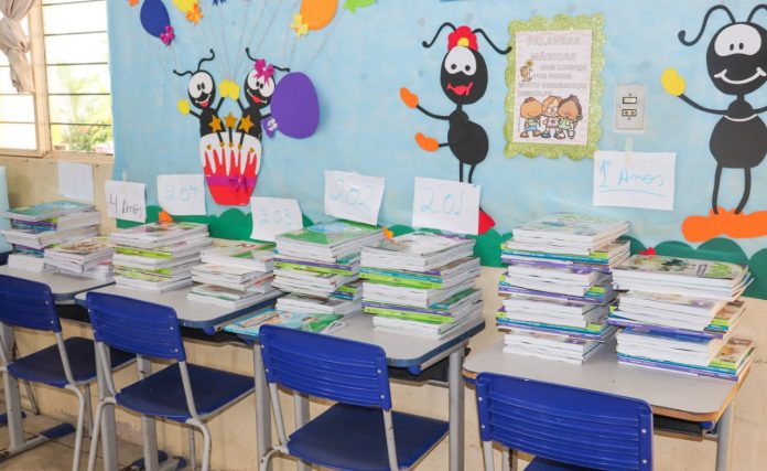 SEMEG busca alternativa na entrega dos novos livros didáticos