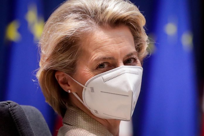 Comissão Europeia adverte Hungria para ‘retificar’ lei contra a comunidade LGTBQIA+