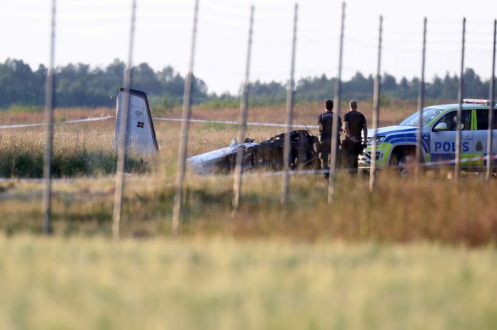 Avião de pequeno porte cai na Suécia; todos a bordo morreram, diz polícia