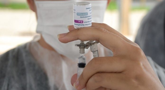 Pequizeiro reduz faixa etária de vacinação contra Covid para 25 anos