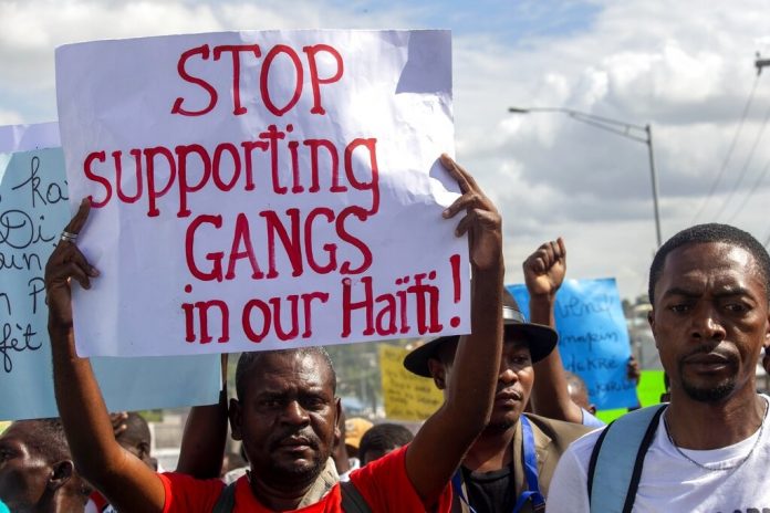 Em 2021, Haiti, o país mais pobre das Américas, enfrenta onda de violência, alta de infecções de Covid-19 e disputa política com assassinato de presidente