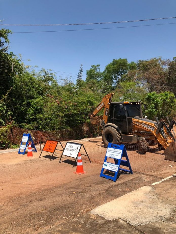 Colinas e Gurupi têm ruas interditadas ao longo da semana para realização de obras na rede de esgoto