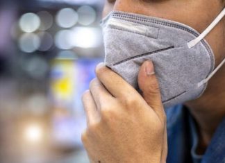 Covid: Por que uso de máscara voltou a ser recomendado em partes dos EUA