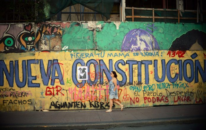Protestos adiam inauguração da nova Assembleia Constituinte do Chile