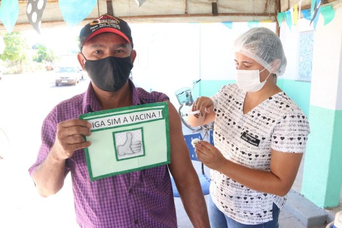 Cristalândia começa a vacinar moradores de 35 a 39 anos contra o coronavírus