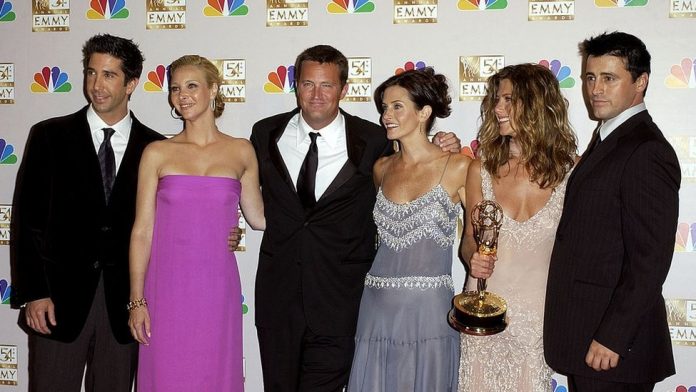 foto-1-friends-terminou-em-2004-apos-10-temporadas-mas-permaneceu-muito-popular-em-todo-o-mundo-desde-entao