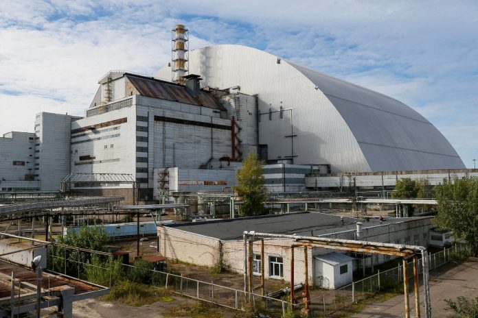 2018-10-05t143445z-496297756-rc18ef067620-rtrmadp-3-ukraine-chernobyl-solar-scaled