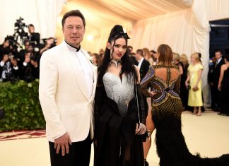 Grimes revela a revista que teve filha com Elon Musk em dezembro, Exa Dark Sideræl