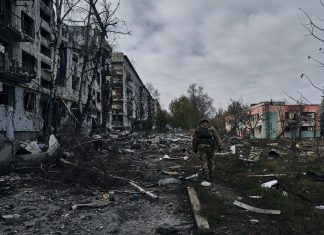 Rússia diz ter tomado vilarejo nos arredores de Bakhmut em grande avanço no leste