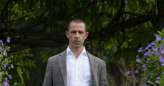 succession-jeremy-strong-3-promo