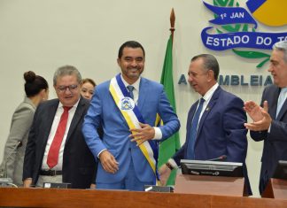 Wanderlei Barbosa já herdou cargo de governador do TO após renúncia, foi reeleito e está afastado por suspeita de corrupção; relembre trajetória