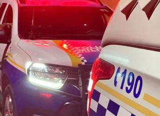 Homem é encontrado morto em quintal de casa horas após tiroteio que deixou um ferido