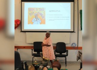 ‘Nunca é tarde para aprender’: idosa de 70 anos apresenta TCC contando história de vida sem acesso à educação