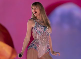 É #FAKE que vídeo mostre Taylor Swift se opondo a direitos LGBTQIA+; fala foi crítica a senadora republicana