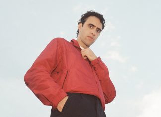 Zeca Veloso enfrenta em abril a prova definitiva do palco com estreia de show solo com banda em espaços maiores