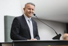 Prefeito de Palmas deixa UTI após passar por procedimento no coração