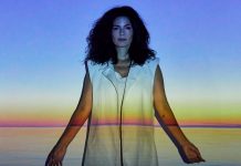 Emanuelle Araújo mergulha na vivência como cantora de música afro-baiana no terceiro álbum solo, ‘Corra para o mar’