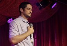 Gabriel Leone se prova cantor sagaz, sem jogo de cena, ao estrear show situado na ‘sala escura do sentimento’