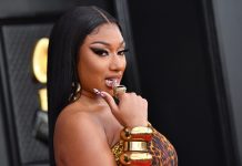 Megan Thee Stallion passa mal durante peça ‘Moulin Rouge’ na Broadway: ‘Fiquei assustada’