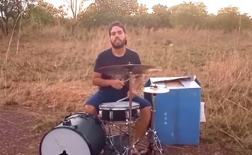 Após vizinho chamar polícia, baterista passa a ensaiar no mato e viraliza nas redes: ‘É minha terapia’