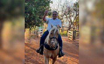 Pai de Henrique e Juliano que pilotava helicóptero em queda tem experiência na aviação, diz assessoria