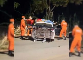 Motociclista é resgatada no teto de carro após acidente de trânsito no TO; VÍDEO