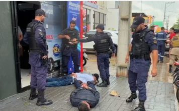 Assalto com live foi interrompido após cliente sair para acalmar filho e ver criminosos entrando na loja